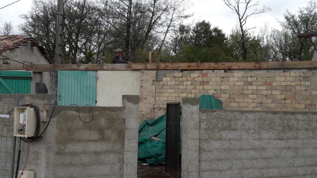 Chantier toiture complète l'île sur la Sorgue