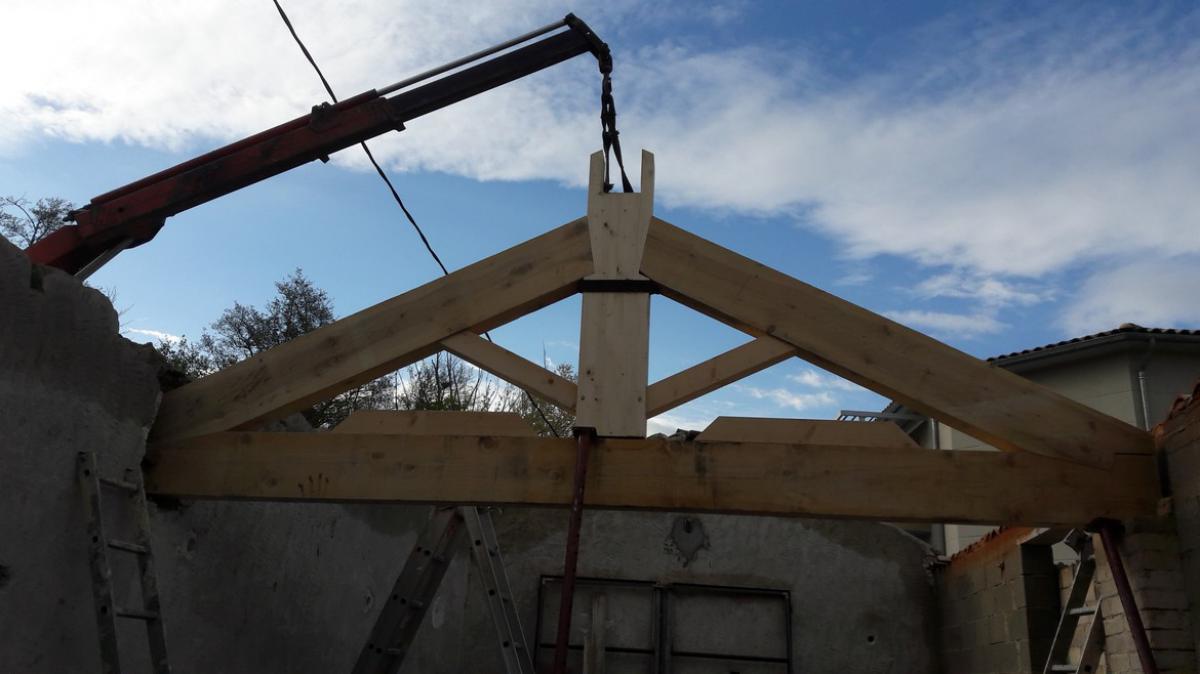 Chantier toiture complète l'île sur la Sorgue