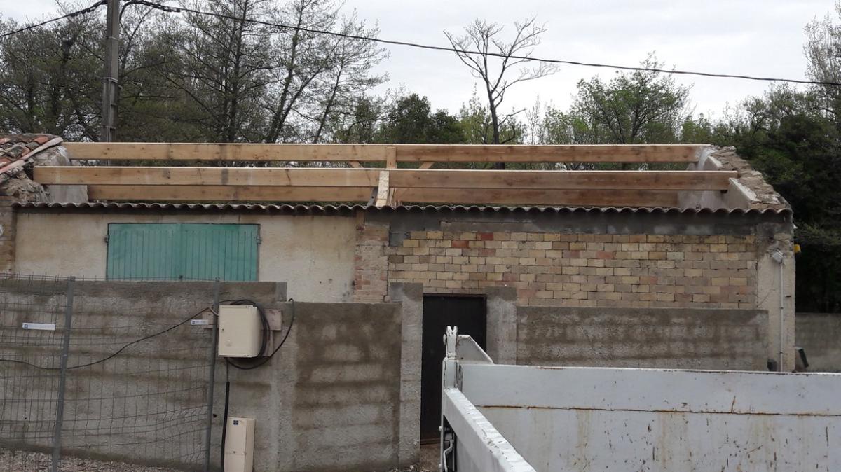 Chantier toiture complète l'île sur la Sorgue