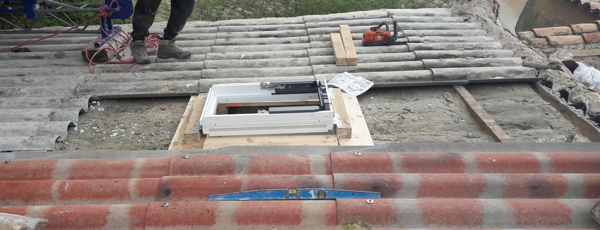 Pose de velux, fenêtre de toit, Luberon, Vaucluse