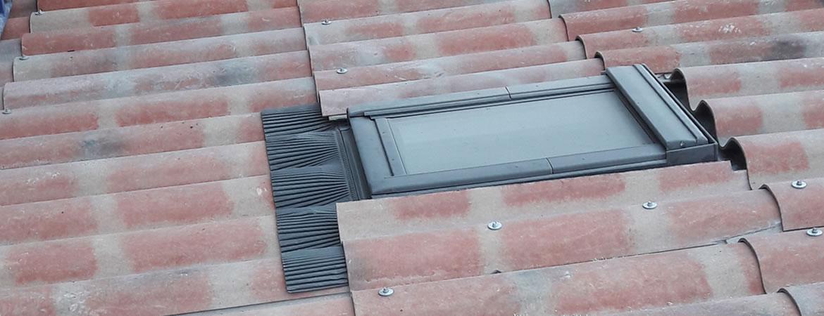 Pose de velux, fenêtre de toit, Luberon, Vaucluse